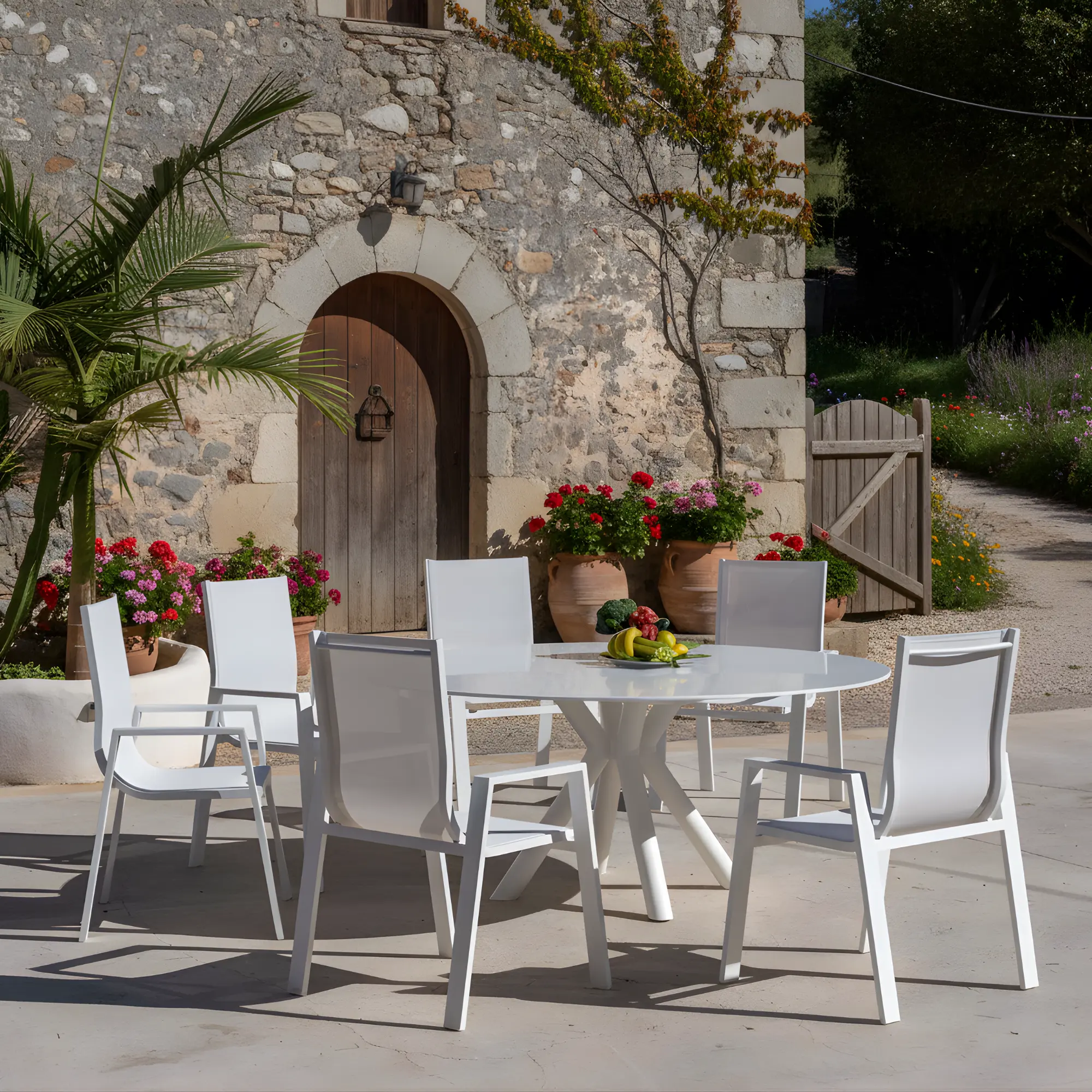 Palawan 180 round outdoor table