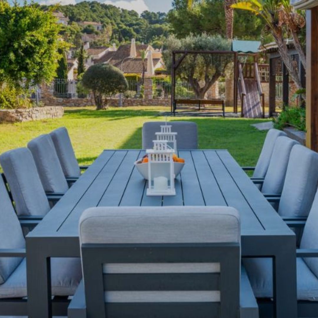 Aluminium table manufacturers | Garden furniture manufacturers