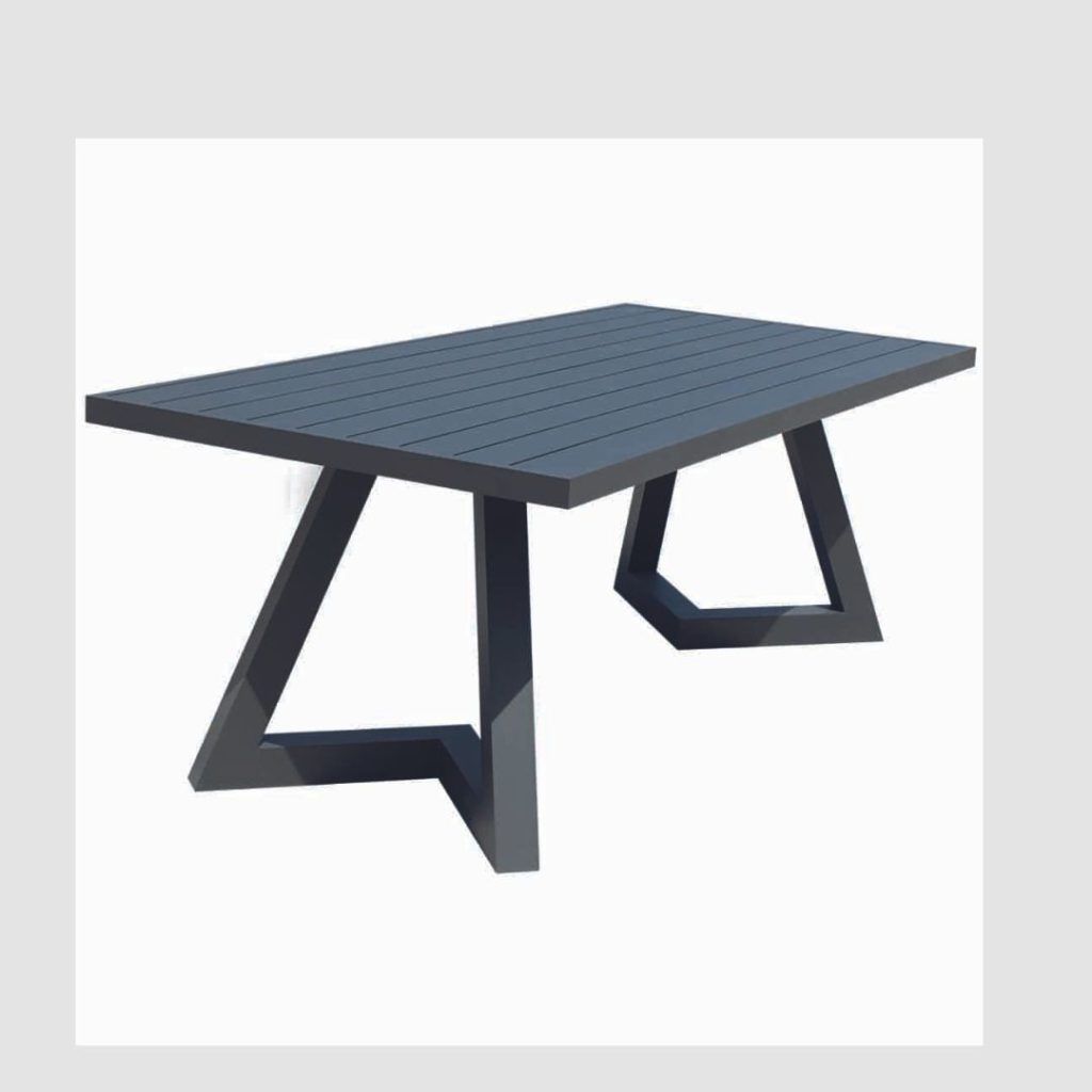 Gloris bespoke garden table