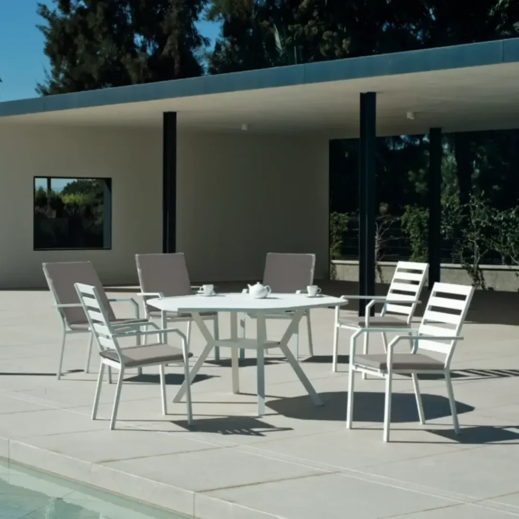 Table and chairs set Brasilia | Luxury outdoor table