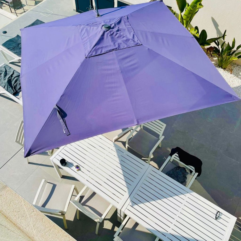 Parasol manufacturers UK