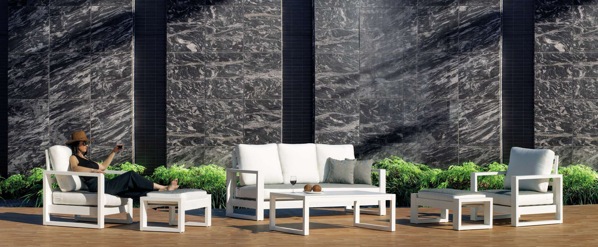 Cartago-8 Aluminium Outdoor Set - Image 2