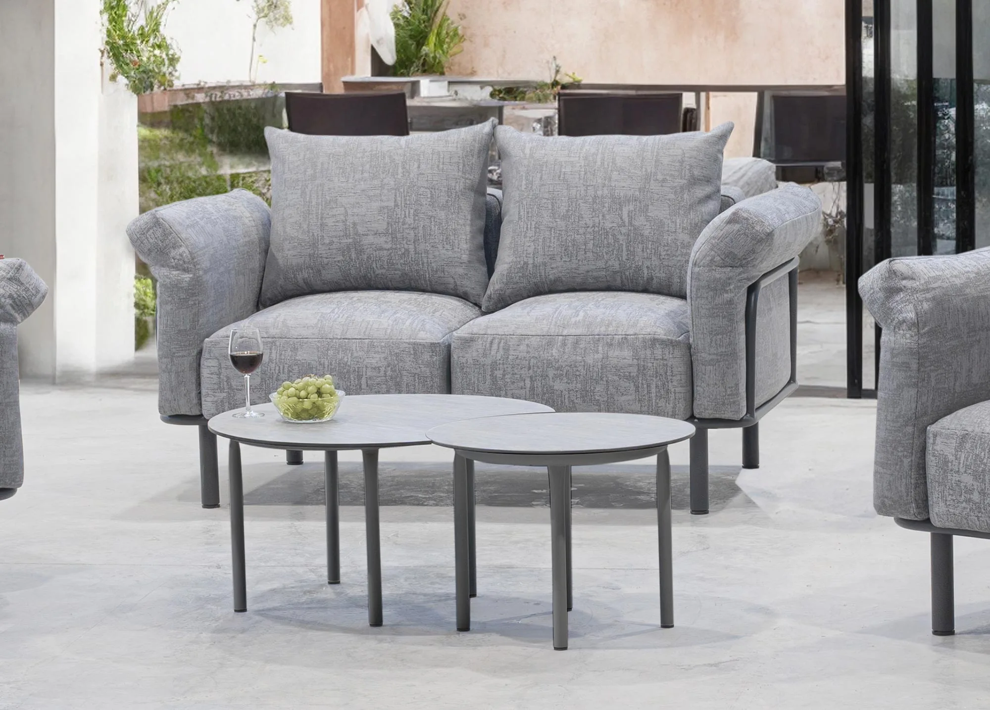 Brandon 2-seater outdoor sofa