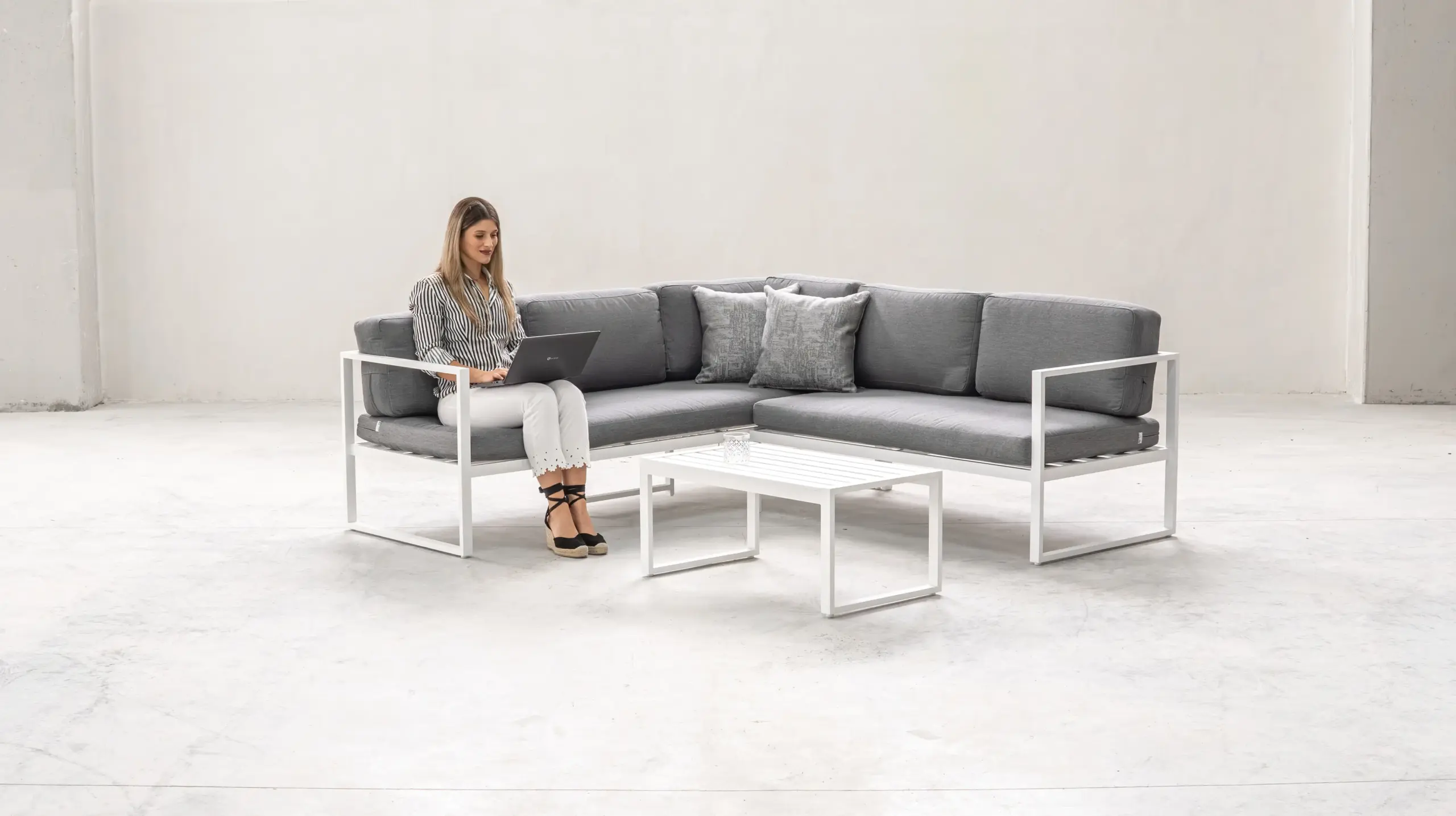 Adel-7 Garden Corner Set