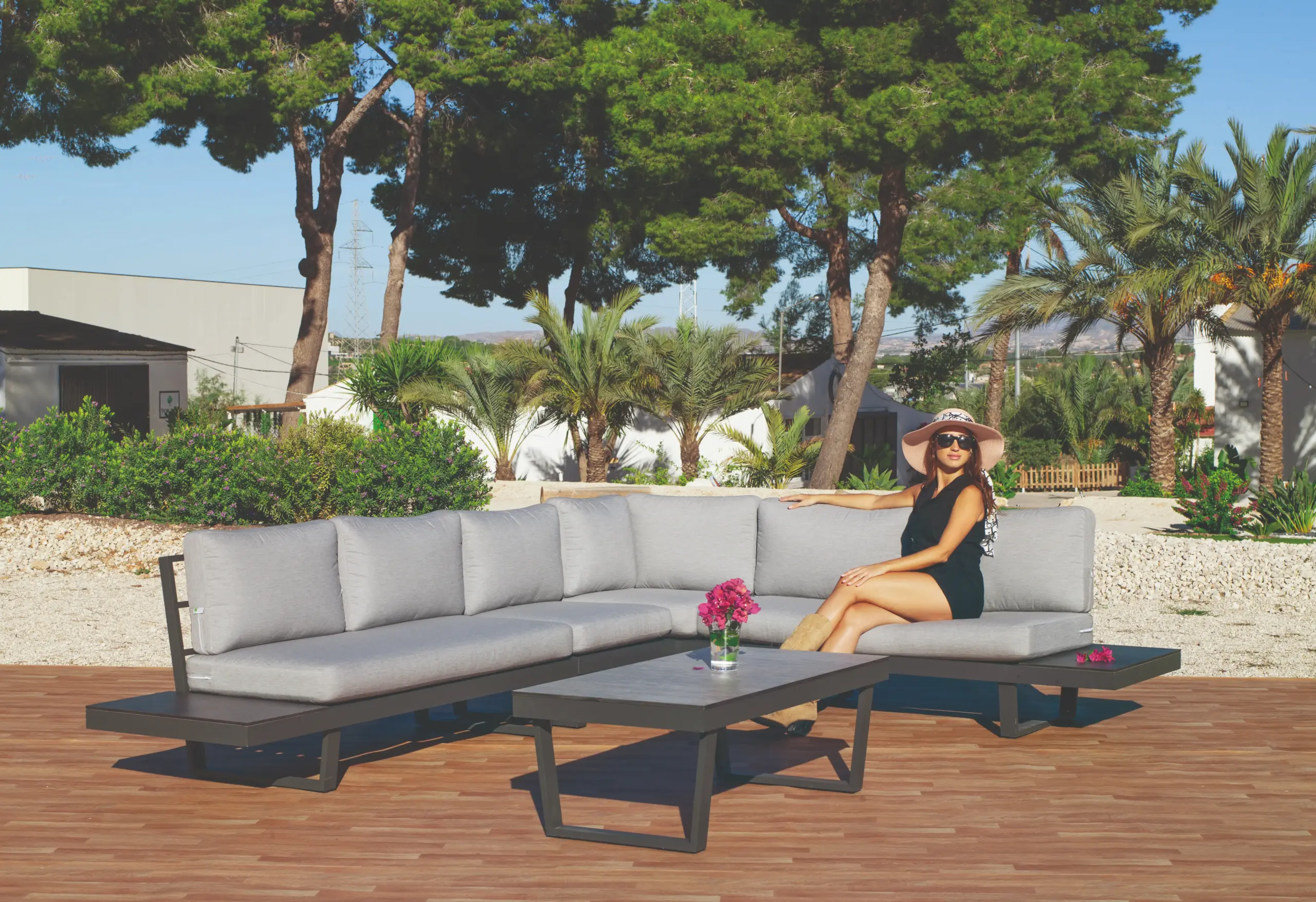 Loira-8 Garden Corner Set